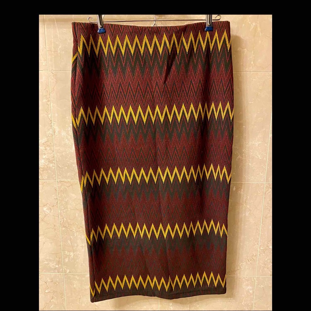 Zara Black and Burgundy Zig-zag Midi Pencil Skirt